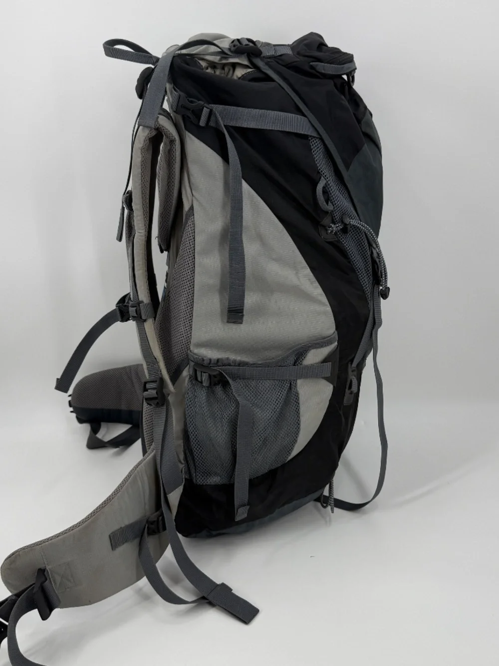 Deuter ACT Zero 60L + 10L Aircontact Backpacking Pack Gray Black Hiking Rucksack